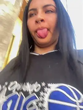  luna torres online show from February 2026 12:50:01 PM