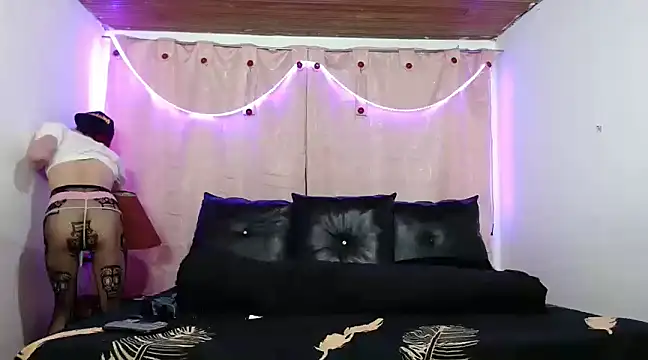 Snapshot of Red_Hinata_ chatting on January 2025 12:00:01 PM Red Hinata  online show from January 2025 12:00:01 PM