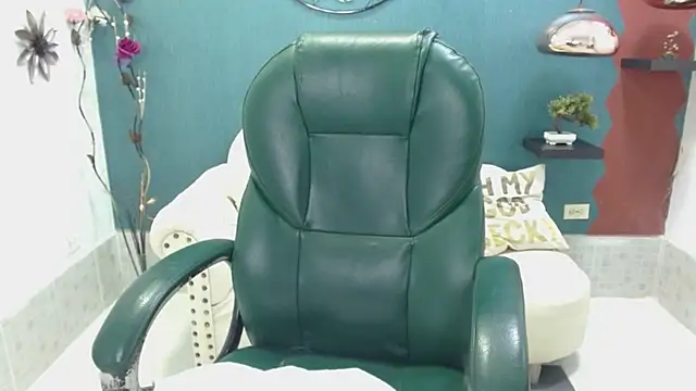 Snapshot of Melikasweetz chatting on December 2024 08:26:02 PM Melikasweetz online show from December 2024 08:26:02 PM