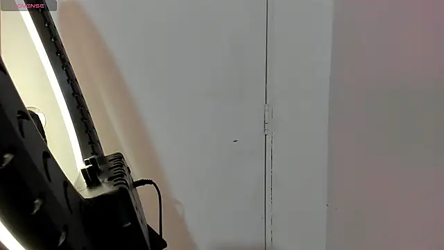 emma-hiill online show from December 2024 02:10:01 PM