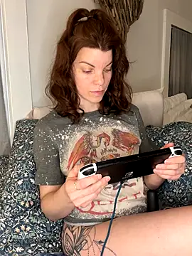 wildefaye online show from November 2025 02:00:02 AM