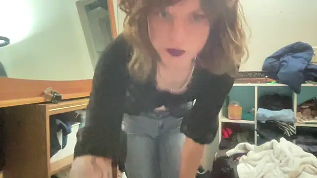 Snapshot of sum1betterthanmost chatting on October 2025 10:56:01 PM sum1betterthanmost online show from October 2025 10:56:01 PM