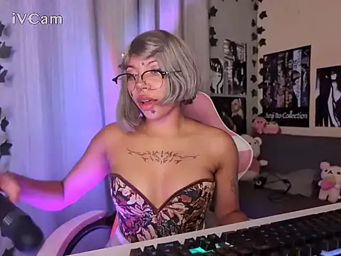 Snapshot of Lenakirbys chatting on October 2025 05:17:02 AM Lenakirbys online show from October 2025 05:17:02 AM