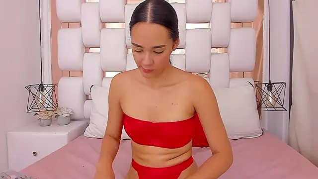 EmmyCruzZ online show from January 2026 04:56:02 PM