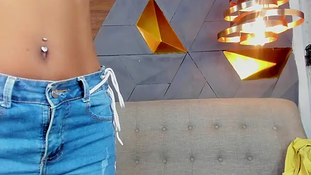 Snapshot of sarah_banks1 chatting on January 2025 07:00:02 PM sarah banks1 online show from January 2025 07:00:02 PM