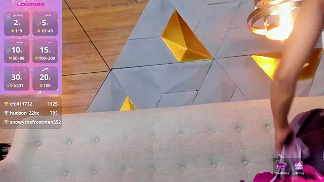 Snapshot of sarah_banks1 chatting on February 2025 07:00:01 PM sarah banks1 online show from February 2025 07:00:01 PM