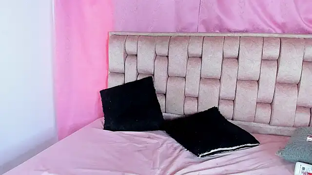 Emma Evelyn online show from September 2025 08:25:01 PM