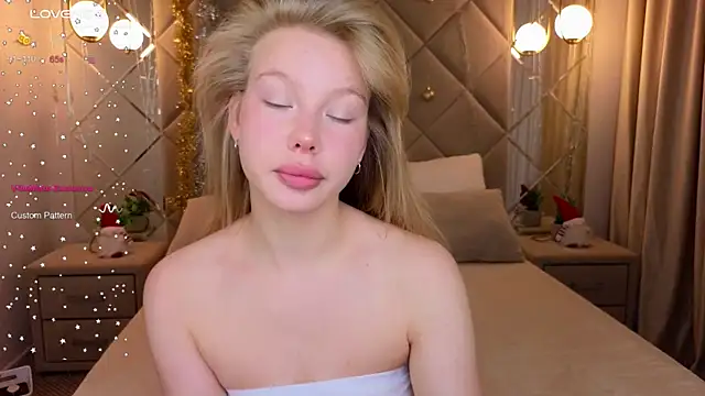 Snapshot of Sarra_Cooper chatting on January 2025 01:21:02 AM Sarra Cooper online show from January 2025 01:21:02 AM