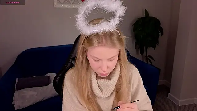 Snapshot of Sarra_Cooper chatting on February 2025 01:18:02 AM Sarra Cooper online show from February 2025 01:18:02 AM