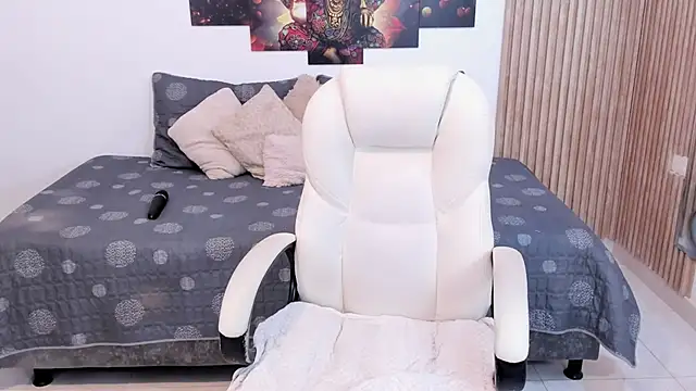  Lakshmi hotx online show from October 2025 07:03:02 PM