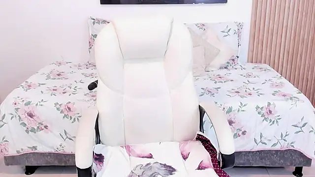  Lakshmi hotx online show from November 2025 07:03:01 PM