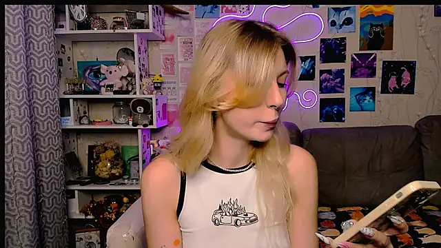 Maria Hunt online show from December 2024 03:15:01 AM