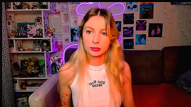 Maria Hunt online show from December 2024 02:32:01 AM