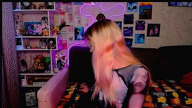 Maria Hunt online show from December 2024 03:26:02 AM