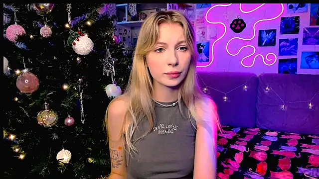 Maria Hunt online show from December 2024 02:54:02 AM