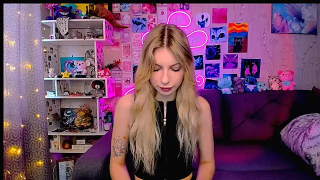 Maria Hunt online show from February 2025 03:30:01 AM