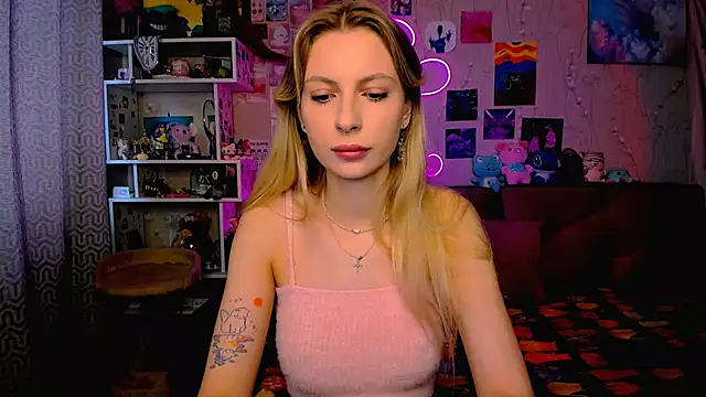 Maria Hunt online show from March 2025 02:27:01 AM