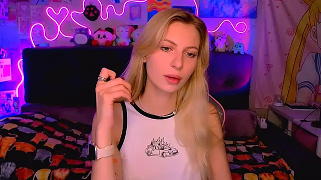 Maria Hunt online show from October 2025 04:54:01 AM