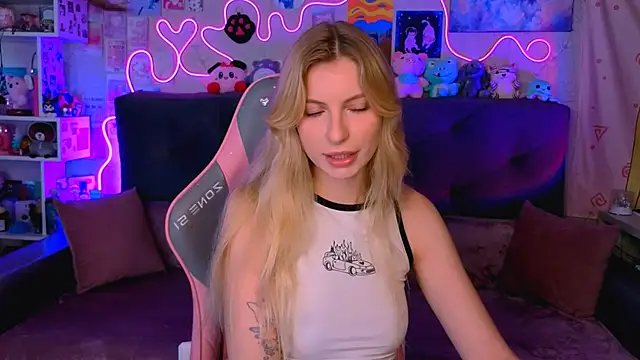 Maria Hunt online show from October 2025 03:42:02 AM