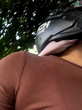 Pretty Isadora online show from November 2025 07:02:02 PM