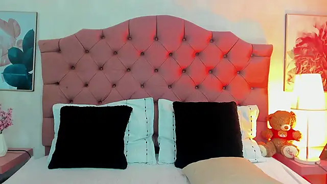 ThyaraJhons online show from April 2026 11:59:01 AM