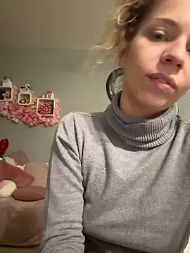 Snapshot of maddisonblush chatting on February 2025 06:34:02 PM maddisonblush online show from February 2025 06:34:02 PM