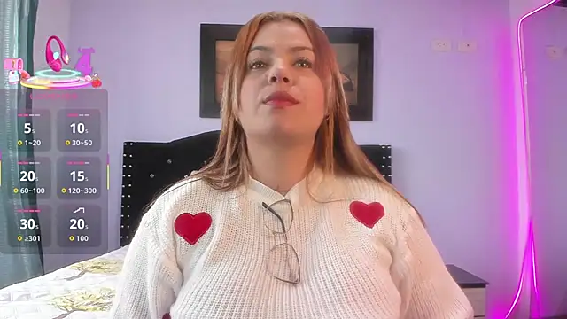 Alexandra Torress online show from October 2025 03:56:02 PM