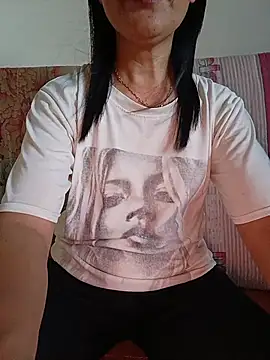 Snapshot of Asian_girl13 chatting on June 2026 01:43:02 AM Asian girl13 online show from June 2026 01:43:02 AM