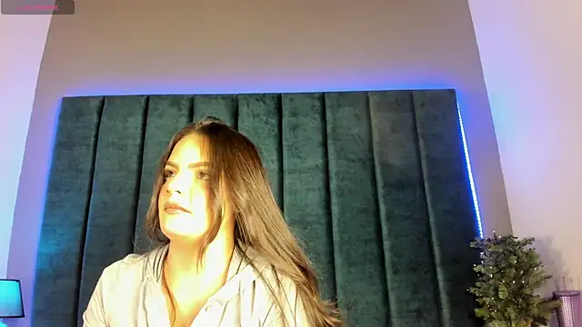 IsabellaGrey19 online show from December 2025 07:18:01 PM