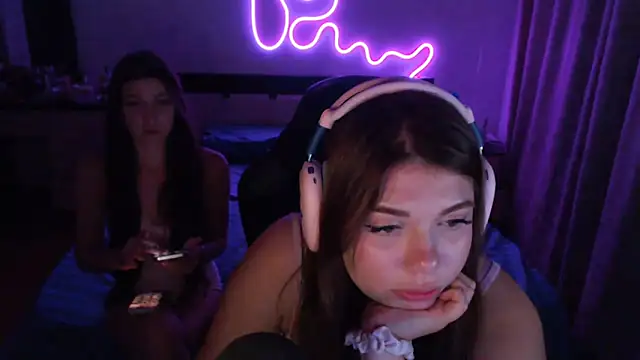 helengilmor online show from September 2025 06:29:02 PM