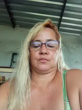 Snapshot of natally_ross21 chatting on January 2025 02:19:01 PM natally ross21 online show from January 2025 02:19:01 PM