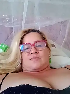 Snapshot of natally_ross21 chatting on February 2025 09:17:02 PM natally ross21 online show from February 2025 09:17:02 PM
