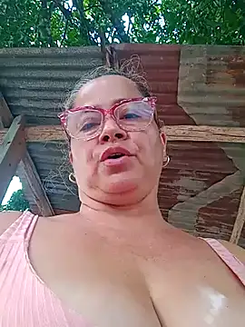 Snapshot of natally_ross21 chatting on February 2025 01:27:01 PM natally ross21 online show from February 2025 01:27:01 PM