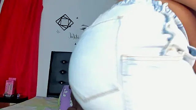 AmbarthSmiith2 online show from March 2025 01:51:01 PM