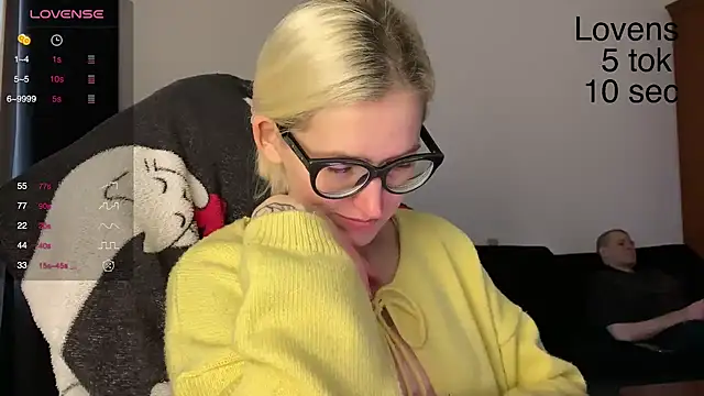 Snapshot of Sexy_Sweets chatting on October 2025 12:06:02 PM Sexy Sweets online show from October 2025 12:06:02 PM