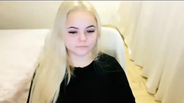 lovely-eyes online show from December 2024 08:47:02 PM