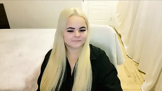 lovely-eyes online show from December 2024 01:32:01 AM