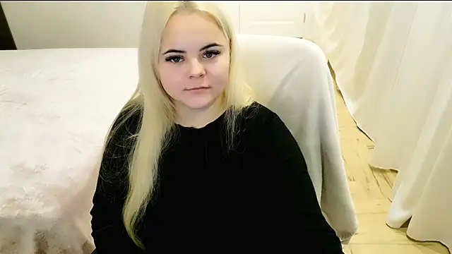 lovely-eyes online show from December 2024 12:20:01 AM