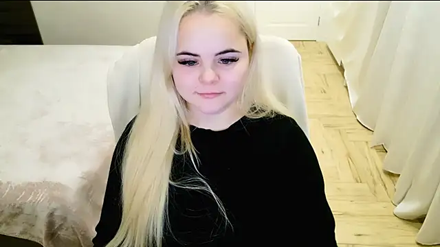 lovely-eyes online show from December 2024 01:45:01 AM