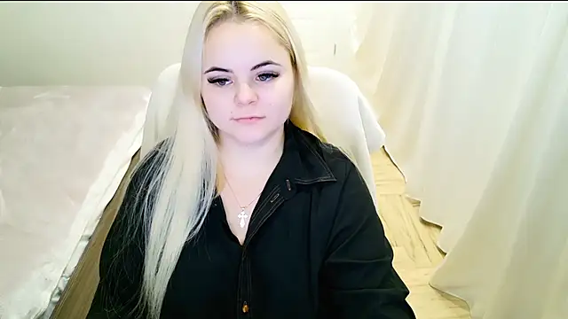 lovely-eyes online show from February 2025 04:23:01 AM