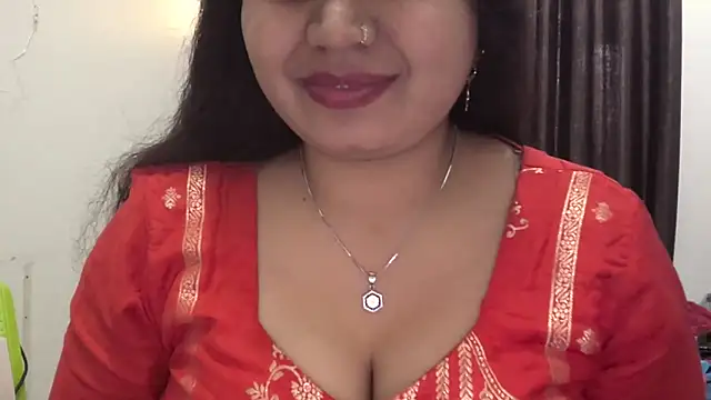 Snapshot of Gulaboo_bhabi chatting on January 2025 03:33:02 AM Gulaboo bhabi online show from January 2025 03:33:02 AM