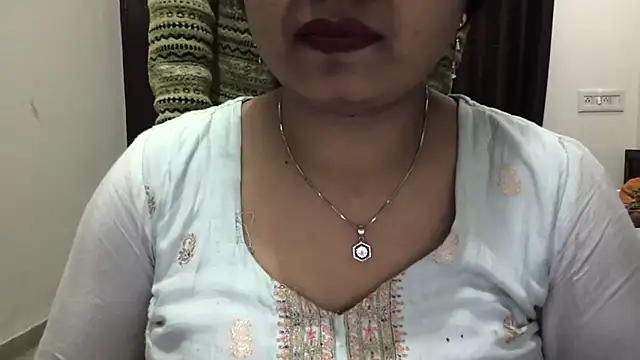Snapshot of Gulaboo_bhabi chatting on January 2025 12:18:01 PM Gulaboo bhabi online show from January 2025 12:18:01 PM