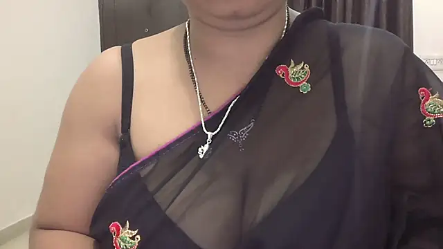 Snapshot of Gulaboo_bhabi chatting on February 2025 09:15:01 PM Gulaboo bhabi online show from February 2025 09:15:01 PM