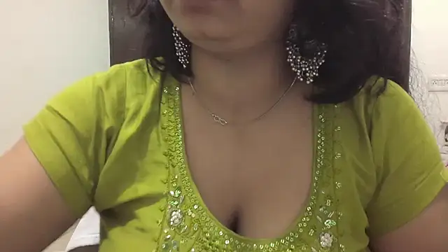 Snapshot of Gulaboo_bhabi chatting on March 2025 10:00:02 PM Gulaboo bhabi online show from March 2025 10:00:02 PM