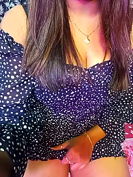 Snapshot of beauty_alina chatting on December 2024 12:44:02 PM beauty alina online show from December 2024 12:44:02 PM