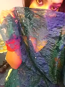 Snapshot of beauty_alina chatting on December 2024 01:11:02 PM beauty alina online show from December 2024 01:11:02 PM