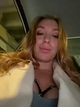 Snapshot of Sweet___Emily chatting on December 2024 02:09:01 PM Sweet Emily online show from December 2024 02:09:01 PM