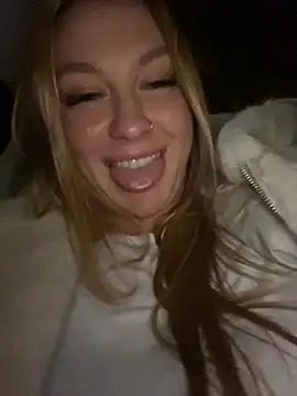 Snapshot of Sweet___Emily chatting on December 2024 07:19:02 PM Sweet Emily online show from December 2024 07:19:02 PM