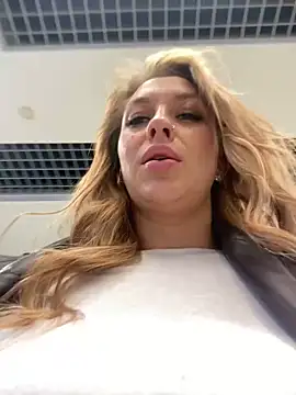 Snapshot of Sweet___Emily chatting on January 2025 02:02:02 PM Sweet Emily online show from January 2025 02:02:02 PM