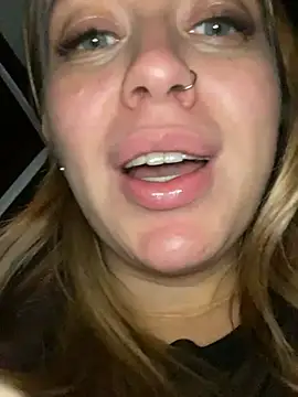 Snapshot of Sweet___Emily chatting on January 2025 08:19:02 PM Sweet Emily online show from January 2025 08:19:02 PM